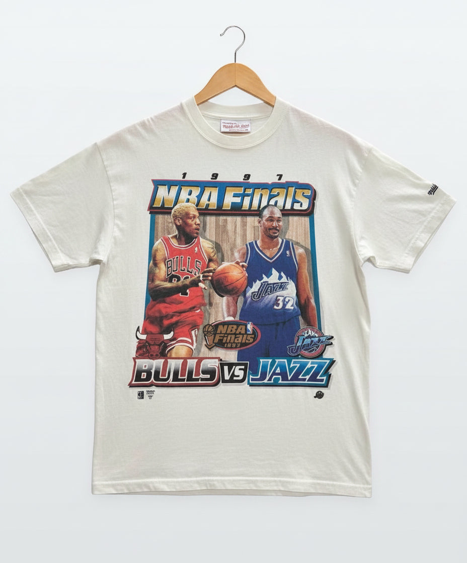Vintage 1997 NBA Finals Bulls vs Jazz Mitchell & Ness T-Shirt