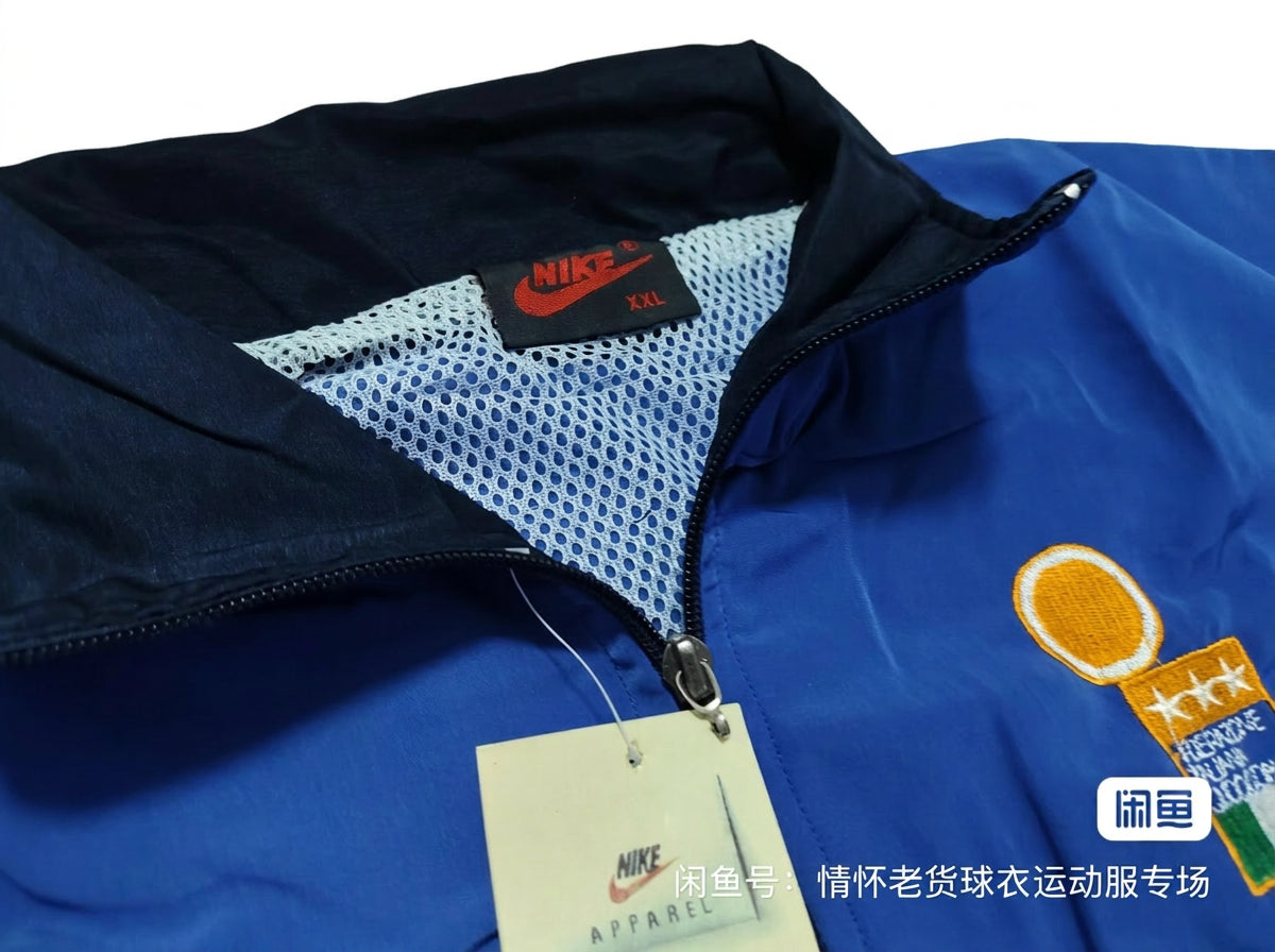 Nike 90s tracksuit — tag